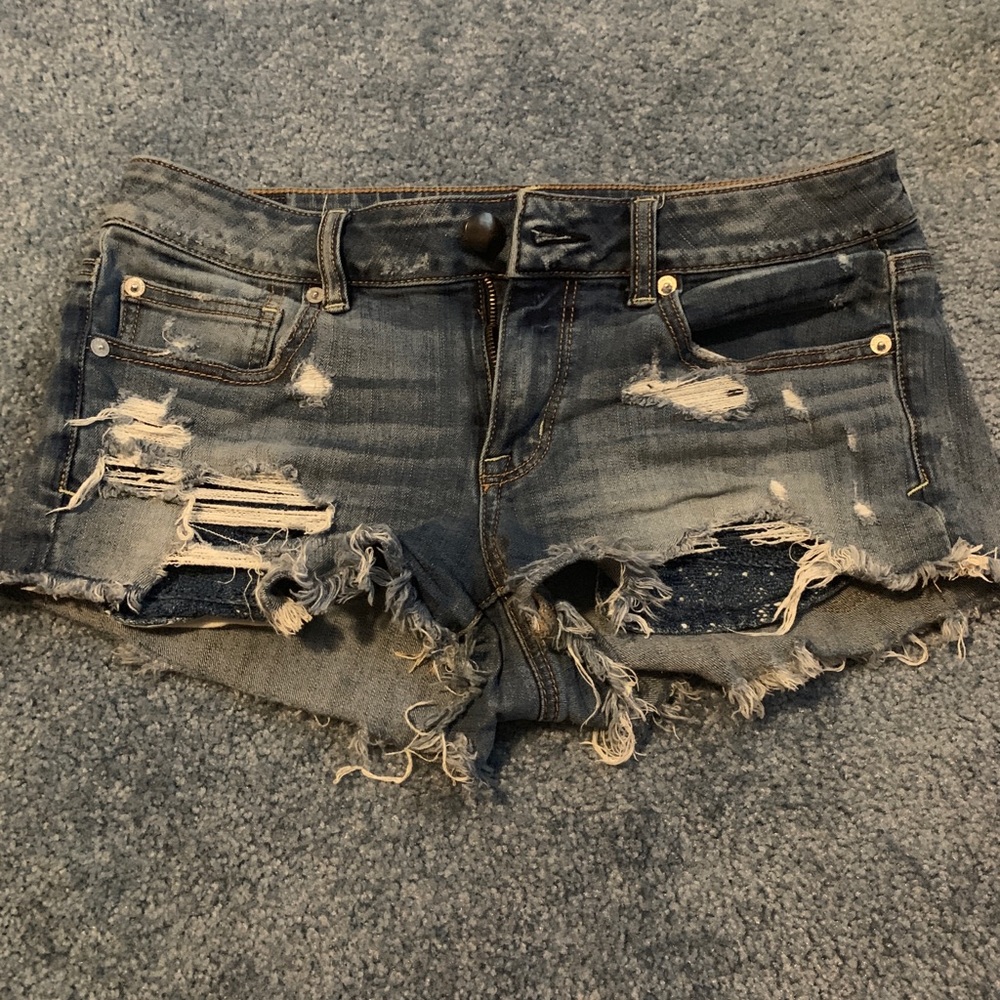 american eagle booty shorts